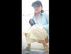 厕拍快餐店女厕所全景偷拍多位美女各种美鲍鱼完美